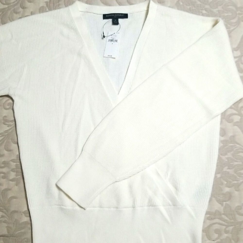 Banana Republic Forever Wrap V-Neck Pullover Sweater - Picture 7 of 12